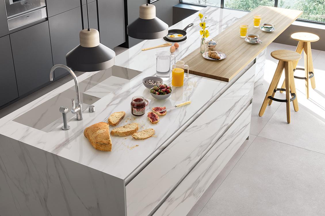 Plan De Travail Avec Plaque De Cuisson Invisible Table de cuisson à induction invisible : le plan de travail tendance