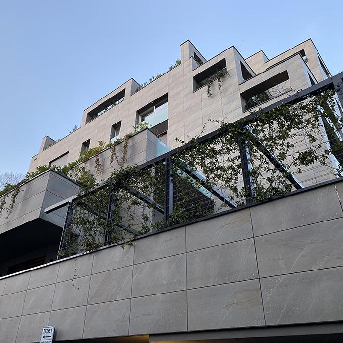 Façades ventilées dans un complexe résidentiel : interview de l'architecte Roberto Leoni 388